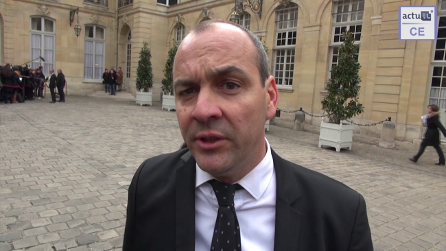 Vidéo / Le gouvernement amende son projet Travail mais garde le cap sur la négociation collective