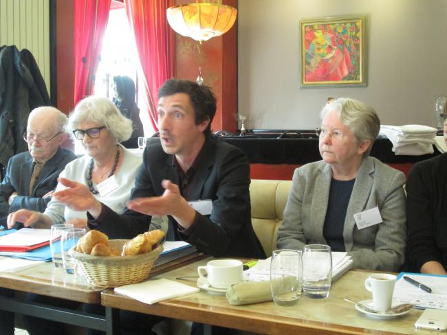 Essonne : les associations font monter la pression