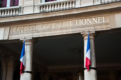 L'indemnité minimale de 6 mois en cas de licenciement injustifié est-elle bien constitutionnelle ? 