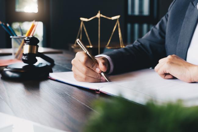 Les arguments du patronat pour défendre le barème d'indemnités de licenciement devant les juges