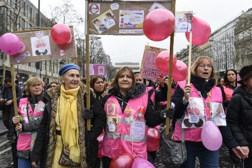 Les Gilets jaunes (et roses), reflet de la nouvelle économie de services