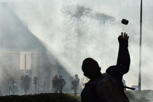 Loi sur les manifestations : les dispositions controversées