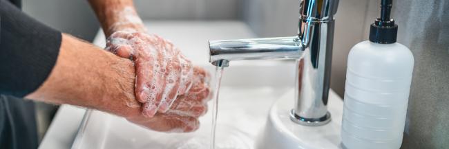 Le dispositif mis en place par le ministère du travail pour suivre l'évolution du virus dans les entreprises
