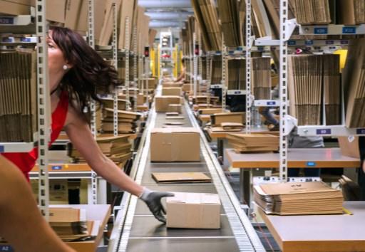 Droit de retrait : les syndicats mettent Amazon et La Redoute sous pression