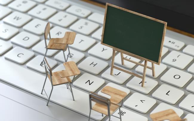 Ces juristes qui se forment en ligne pendant le confinement