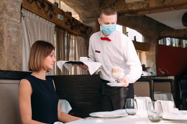 Un nouveau décret liste les établissements devant rester fermés et les mesures barrières pour les autres