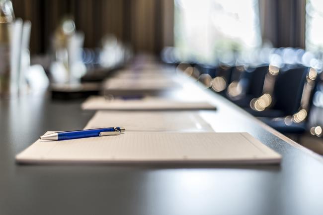 Tenue des assemblées : le droit dérogatoire est prorogé jusqu’au 1ᵉʳ avril 2021