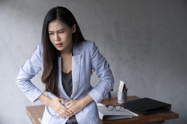 Un rapport suggère que l'endométriose devienne un sujet de santé au travail