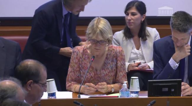 En commission, les députés limitent les objectifs de la facturation électronique entre entreprises